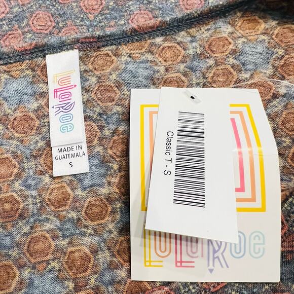 LuLaRoe Women’s  Classic T Shirt Muted Orange & Gray Pattern Small (A0128) - Picture 5 of 6